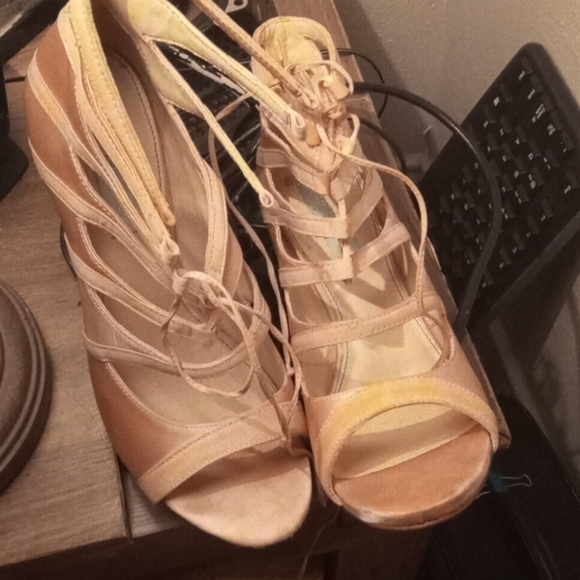 Woman's boot heel - Picture 8 of 8